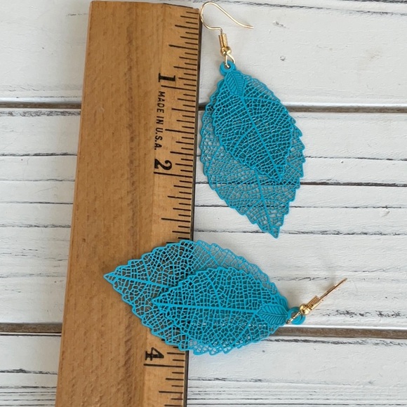 Sold 3/$25 Dangle Drop Double  Leaf  Bohemian Earrings - Picture 3 of 3